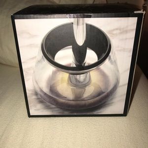 Makeup brush cleaner